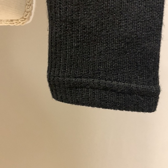 Walter Baker Black Rib Knit V-Neck Top XS Collar Capsule Wardrobe Minimalist - Picture 8 of 11